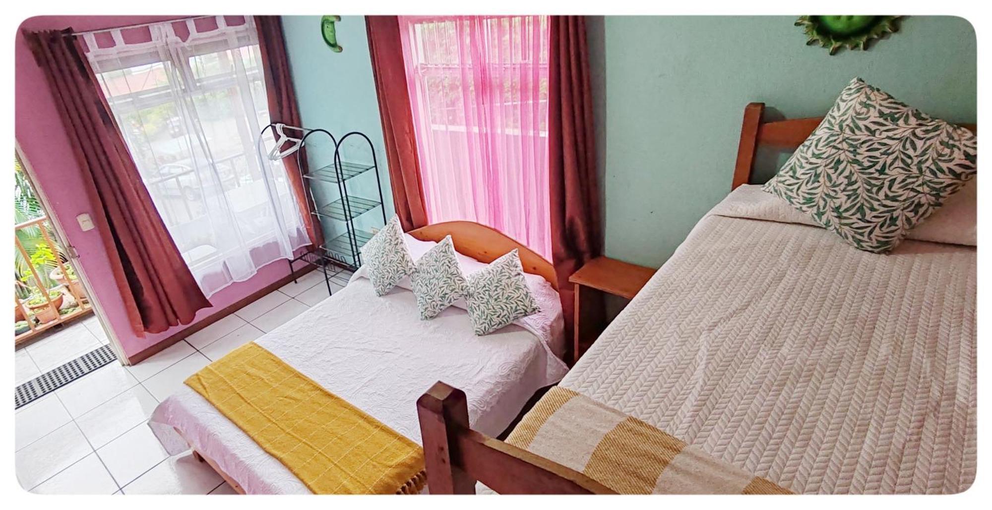 Hotel & Hostel Sloth Backpackers Monteverde Exterior foto