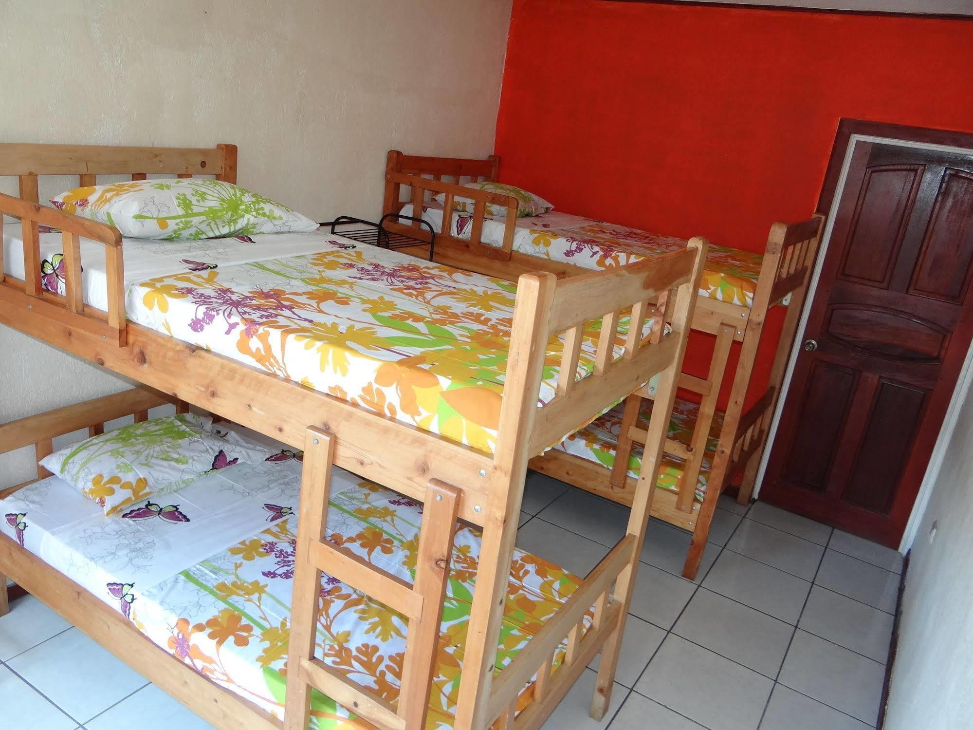 Hotel & Hostel Sloth Backpackers Monteverde Exterior foto
